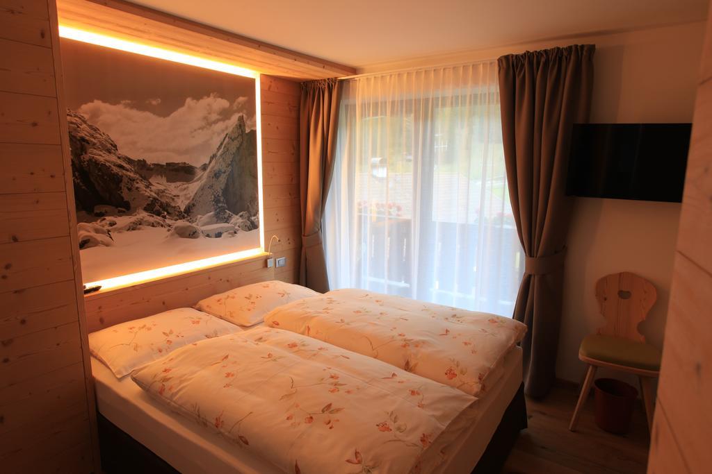 Garni Tramans Bed and Breakfast Sëlva Kamer foto
