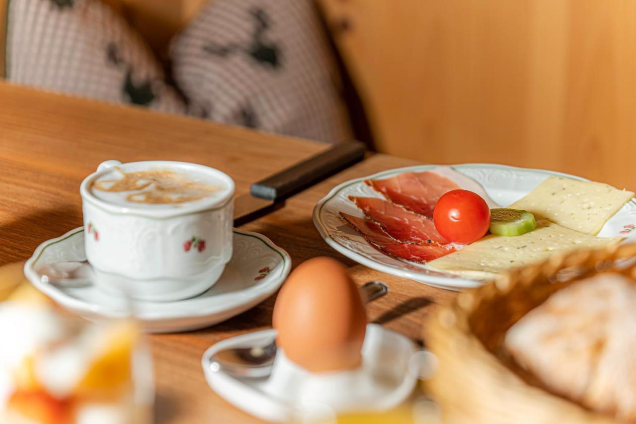 Garni Tramans Bed and Breakfast Sëlva Buitenkant foto